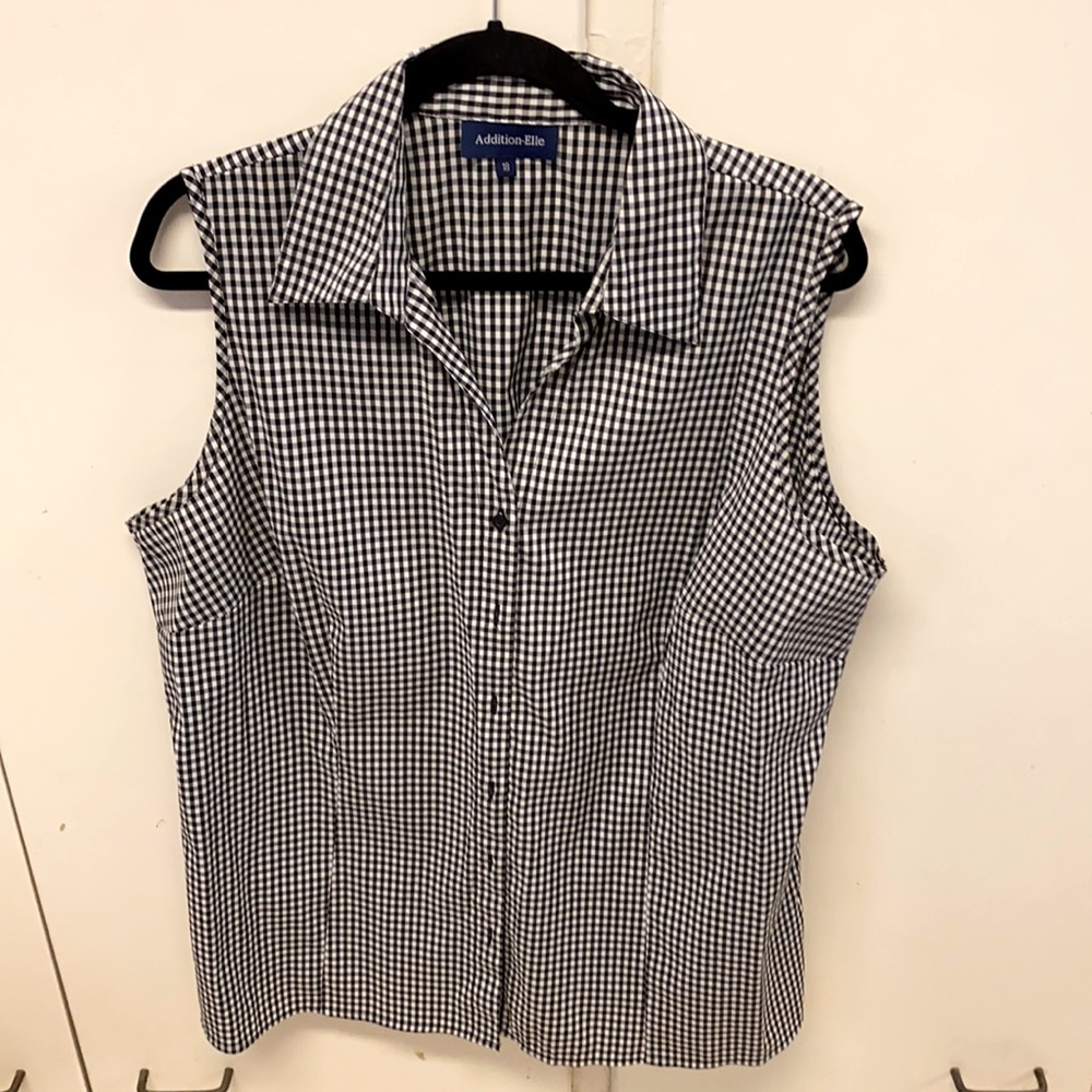 Sleeveless gingham black and white shirt